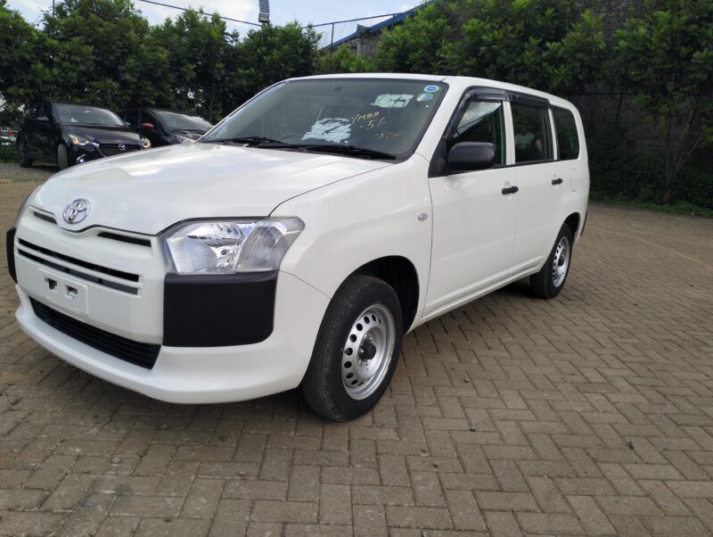 TOYOTA SUCCEED 2019