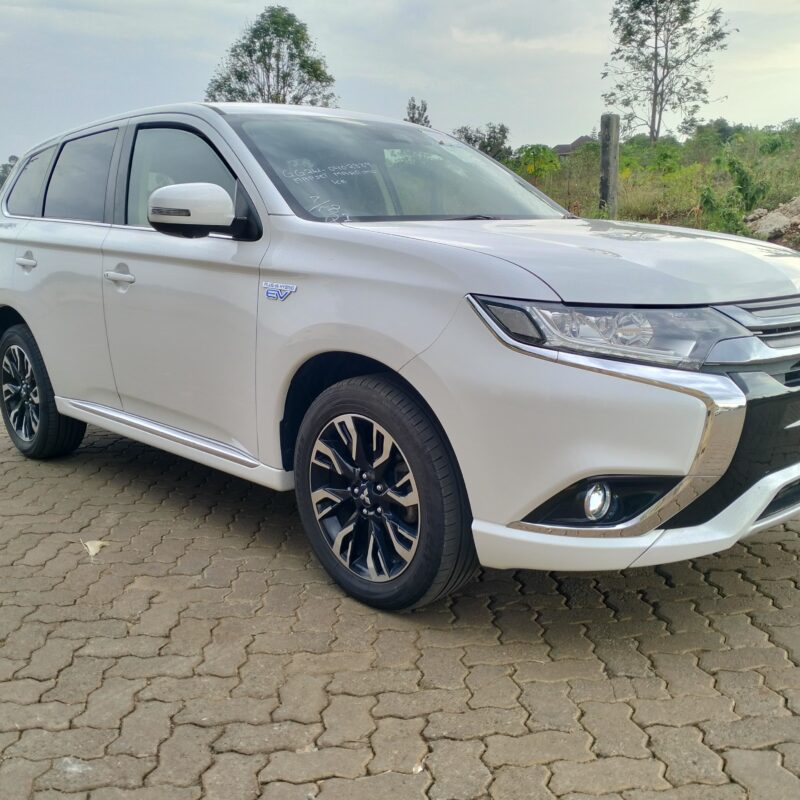 MITSUBISHI OUTLANDER PHEV { HYBRID & ELECTRIC }