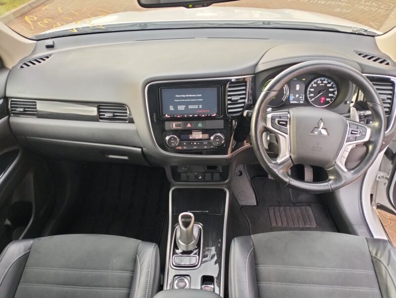 MITSUBISHI OUTLANDER PHEV { HYBRID & ELECTRIC }