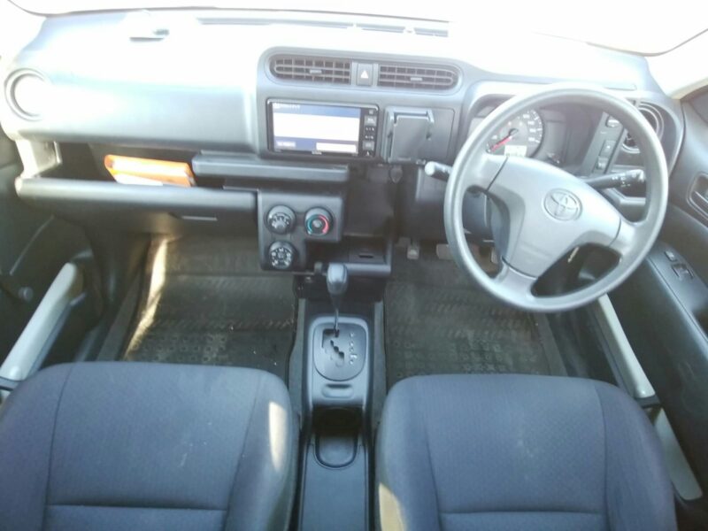 TOYOTA SUCCEED 2018 - Image 2