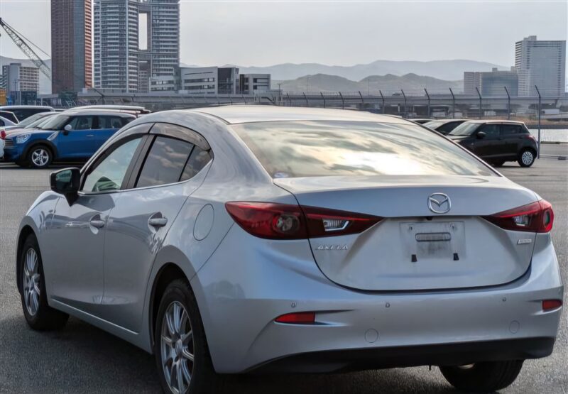 MAZDA AXELA 2018