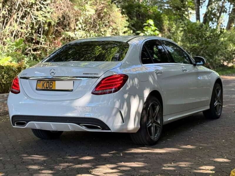 2014 C200 Sport, AMG-line package - Image 8