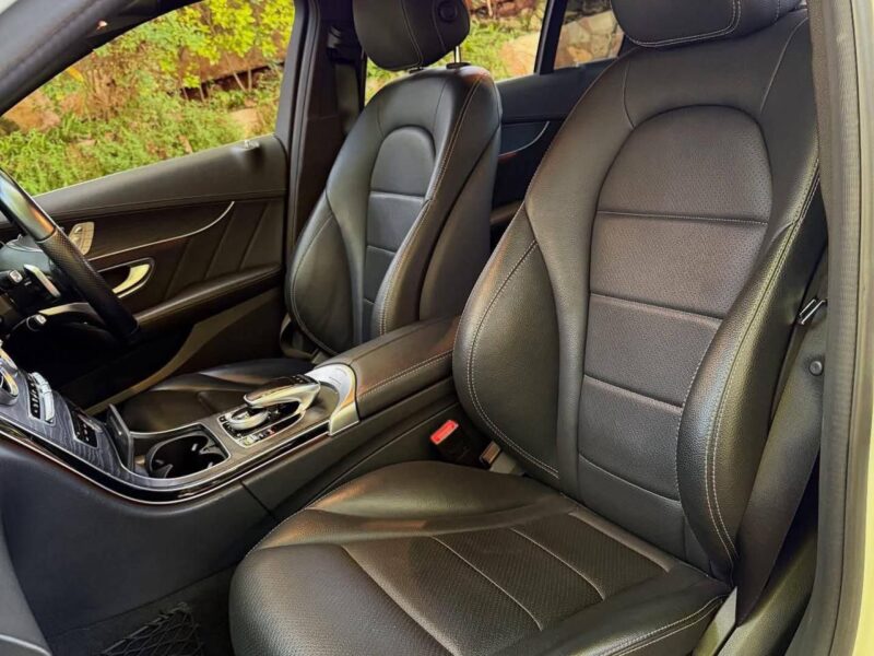 2014 C200 Sport, AMG-line package - Image 4