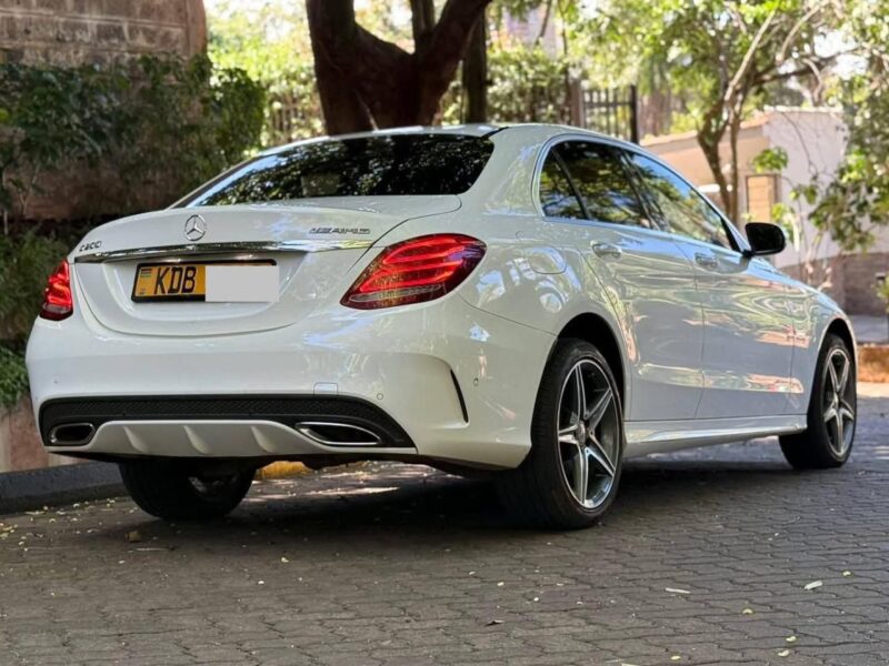 2014 C200 Sport, AMG-line package - Image 3