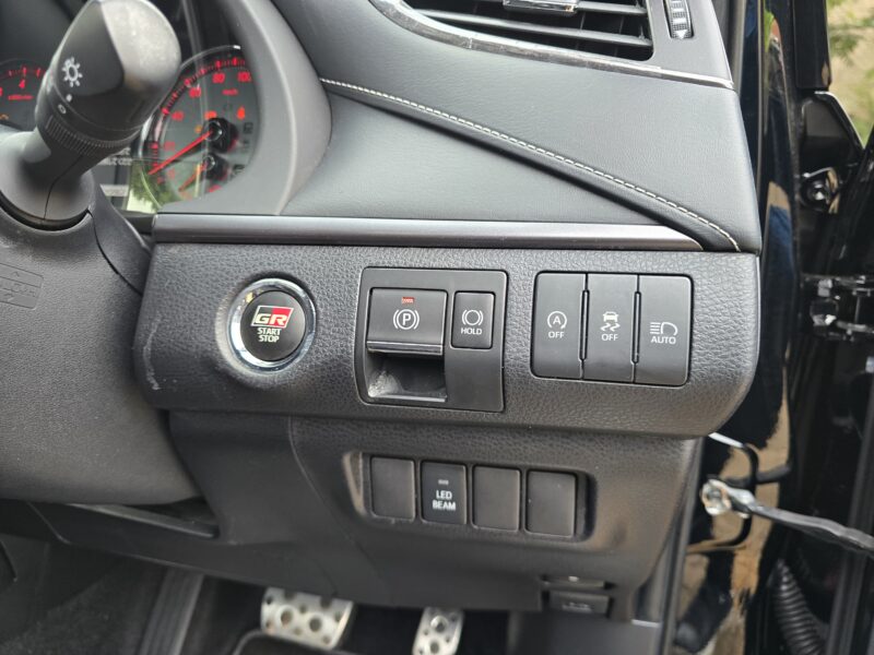 2018 Toyota Harrier GR sport package - Image 5