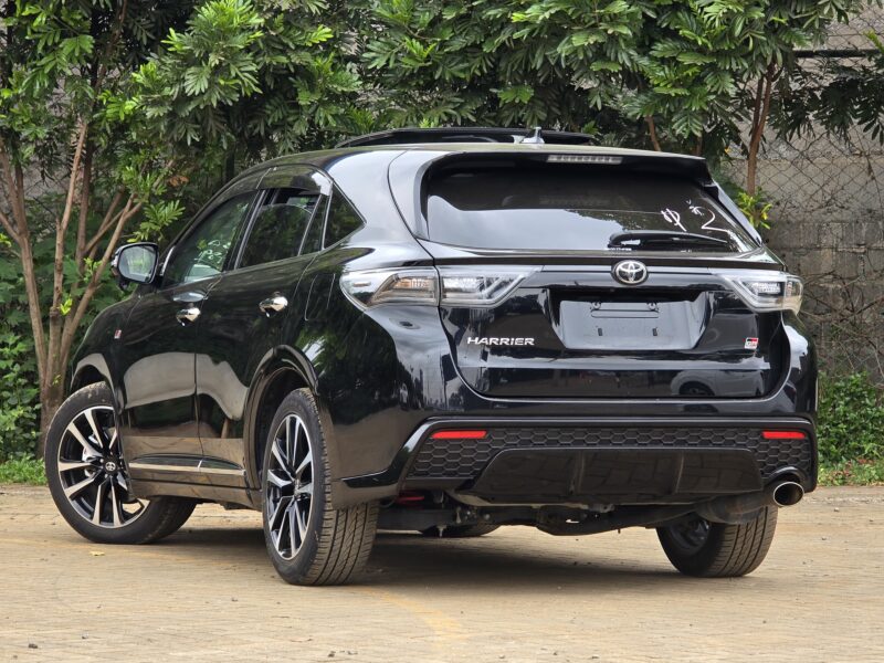 2018 Toyota Harrier GR sport package - Image 9