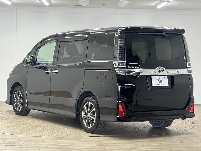 2018 TOYOTA VOXY - Image 2