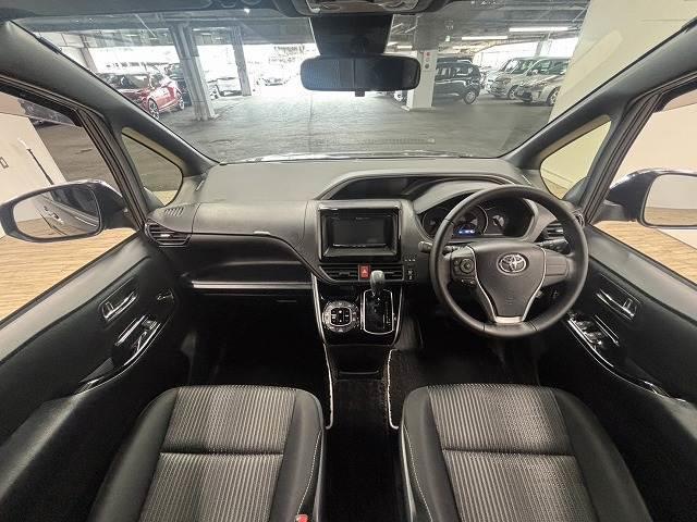 2018 TOYOTA VOXY - Image 3