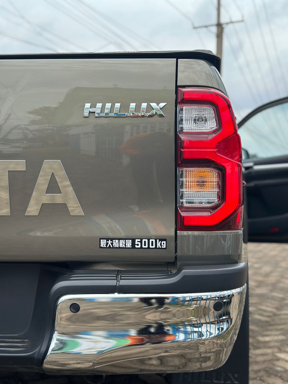 2021 TOYOTA HILUX - Image 11