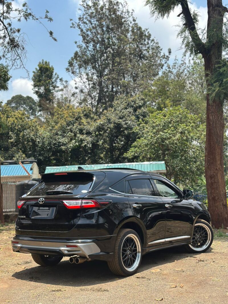 2018 Toyota Harrier - Image 12