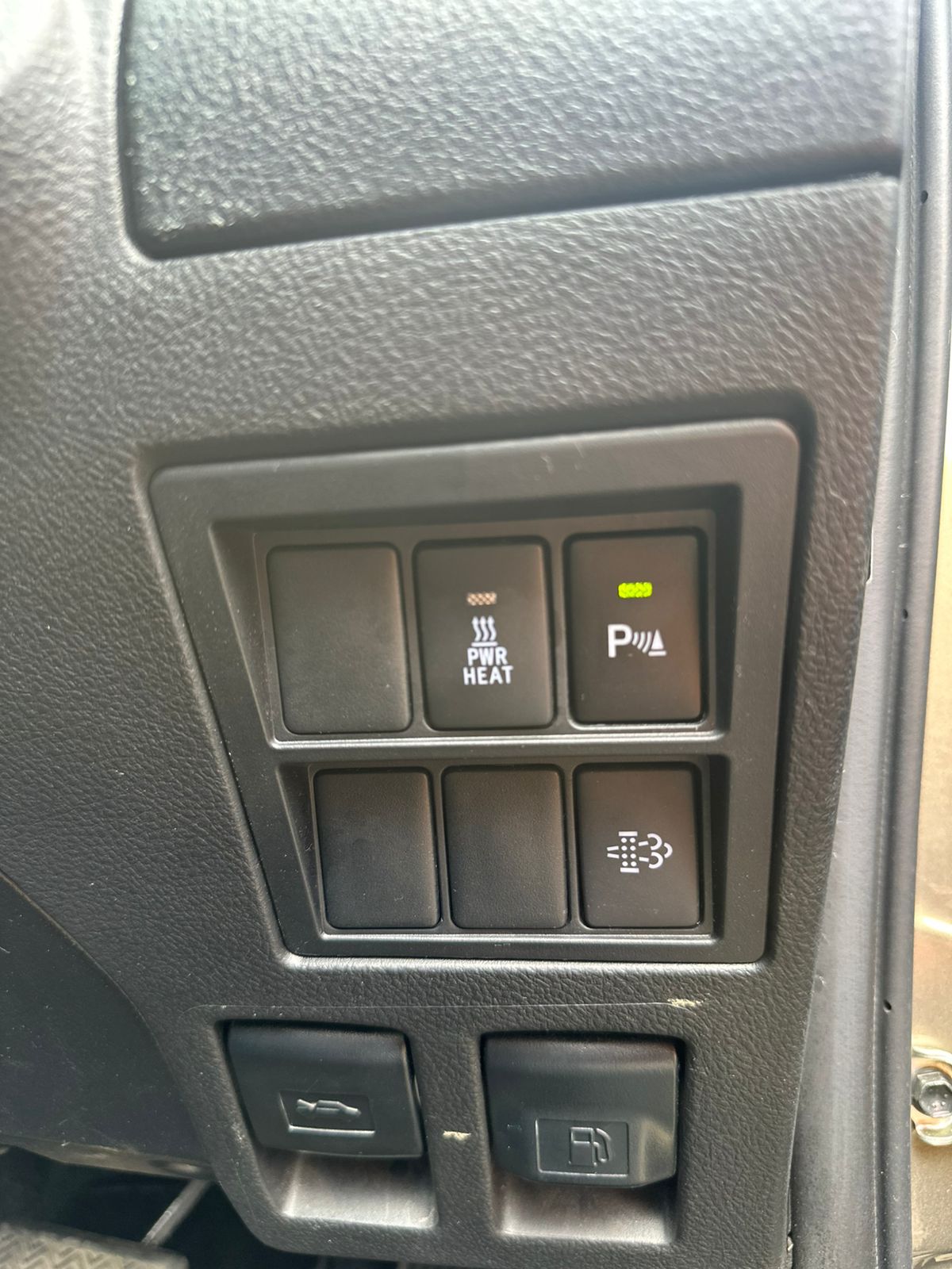 2021 TOYOTA HILUX - Image 12