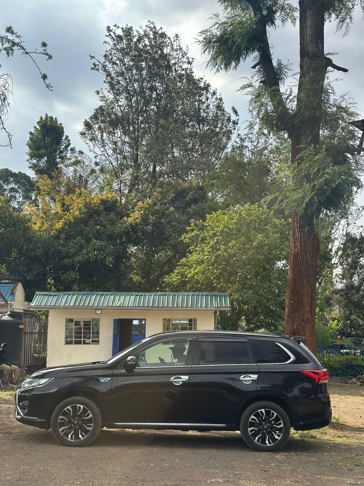 Mitsubishi Outlander PHEV - Image 12