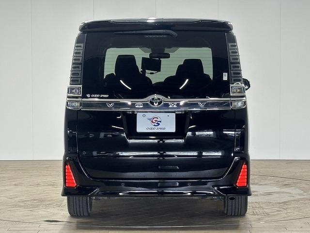 2018 TOYOTA VOXY - Image 13