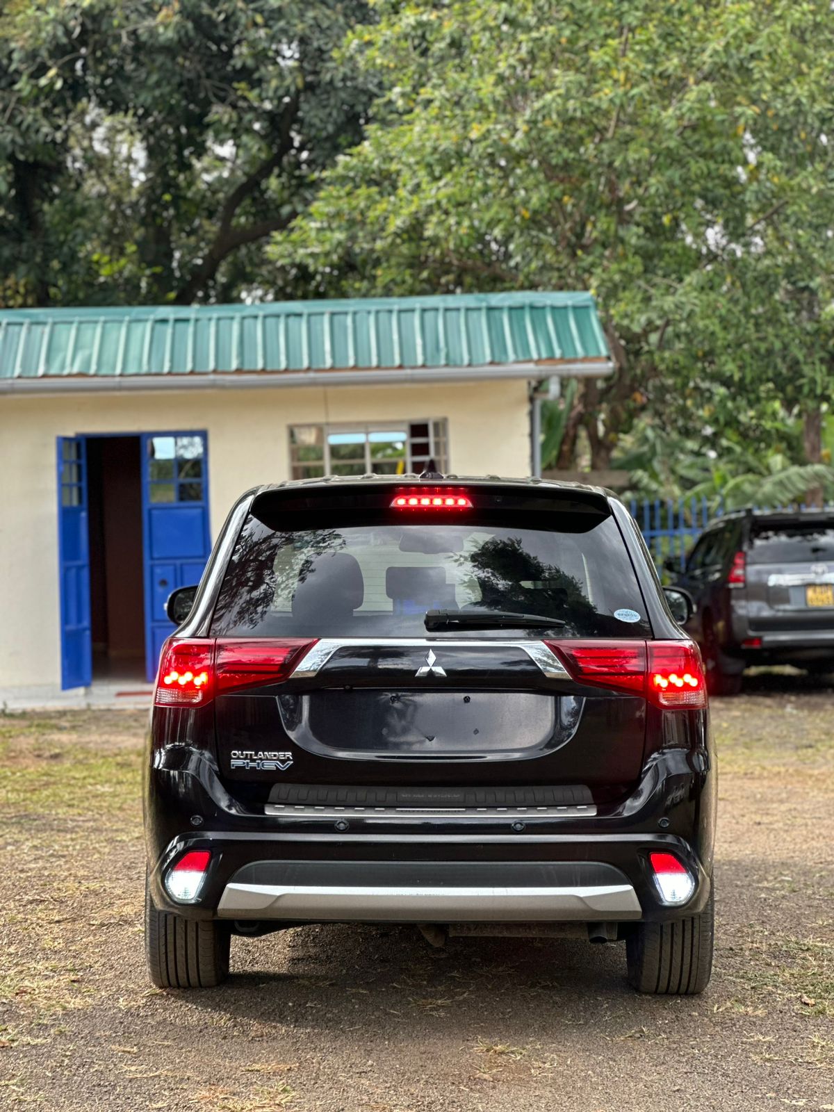 Mitsubishi Outlander PHEV - Image 14