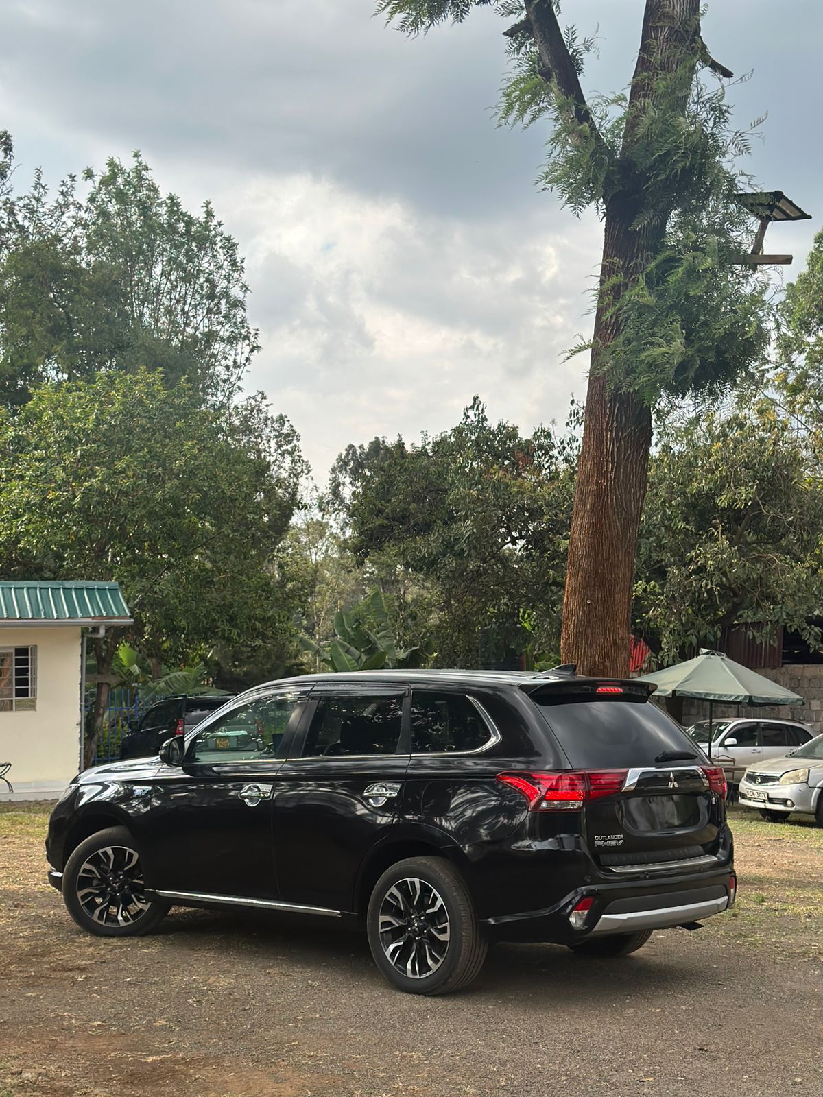 Mitsubishi Outlander PHEV - Image 15