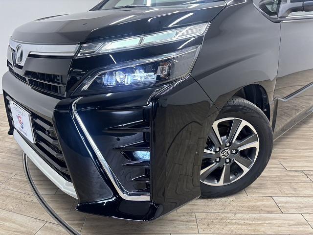 2018 TOYOTA VOXY - Image 15