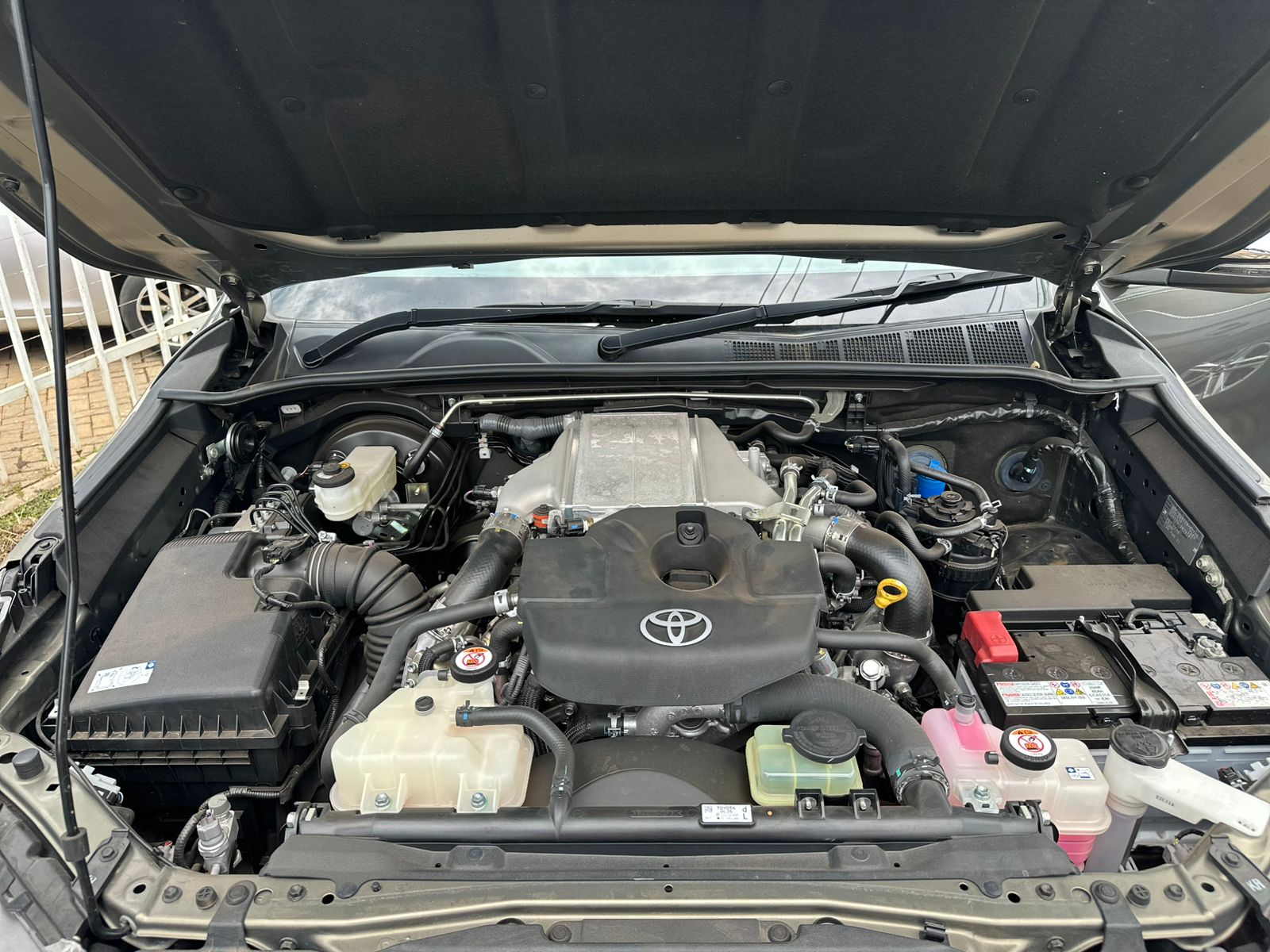 2021 TOYOTA HILUX - Image 18