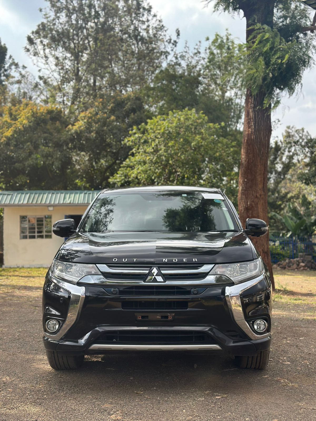 Mitsubishi Outlander PHEV - Image 3