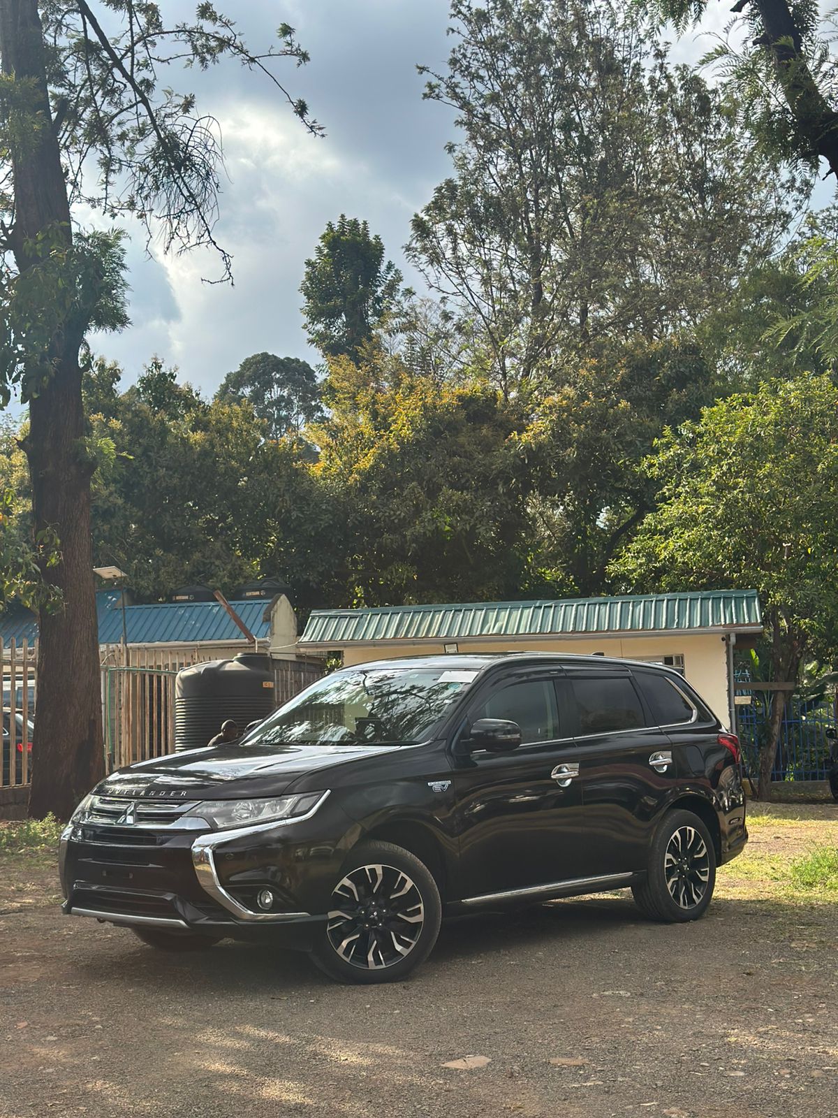Mitsubishi Outlander PHEV - Image 4