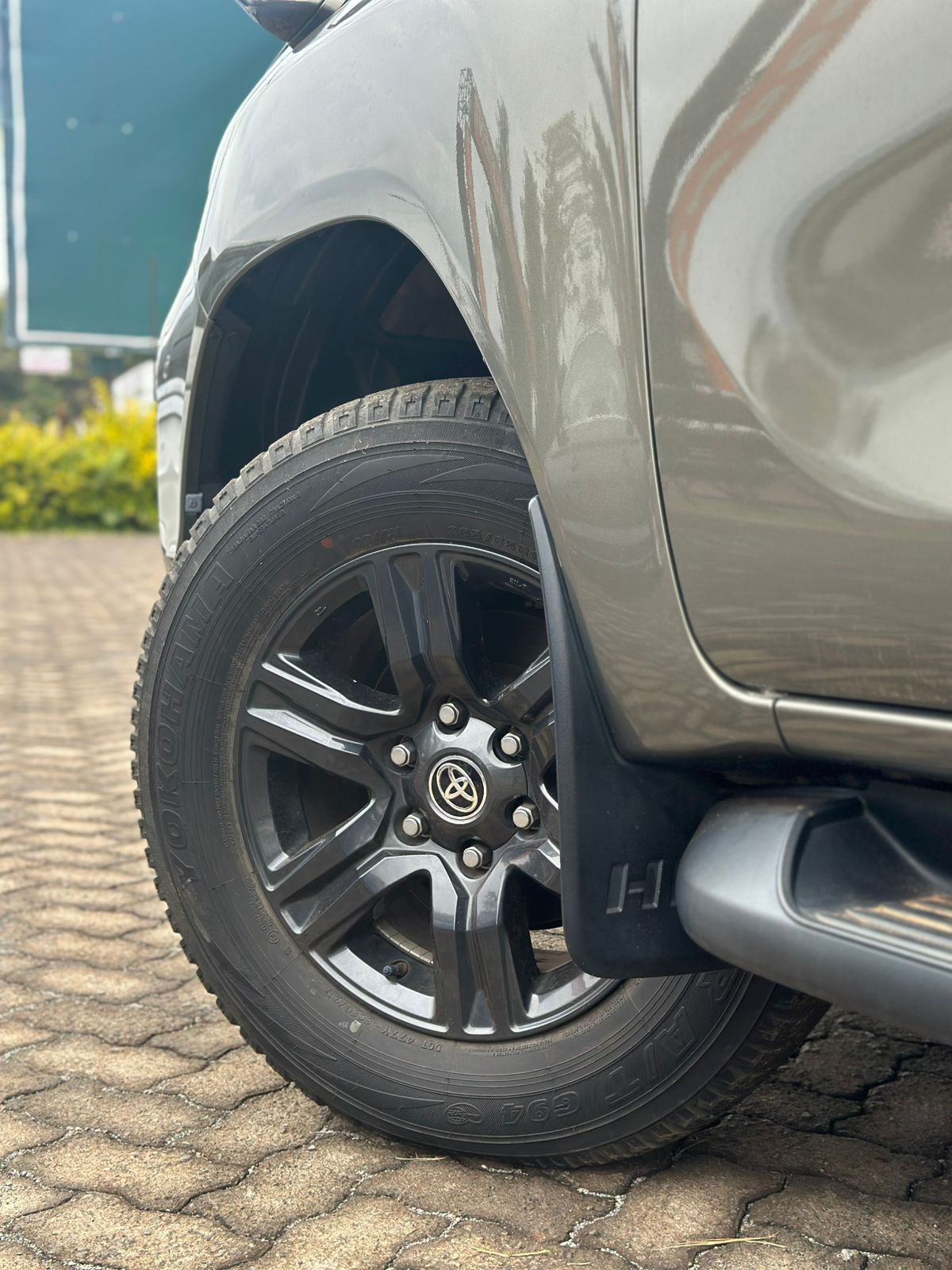 2021 TOYOTA HILUX - Image 5