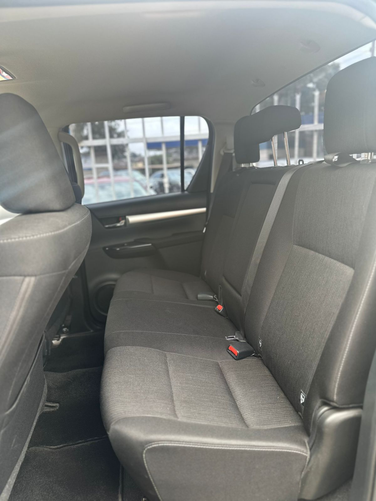 2021 TOYOTA HILUX - Image 6