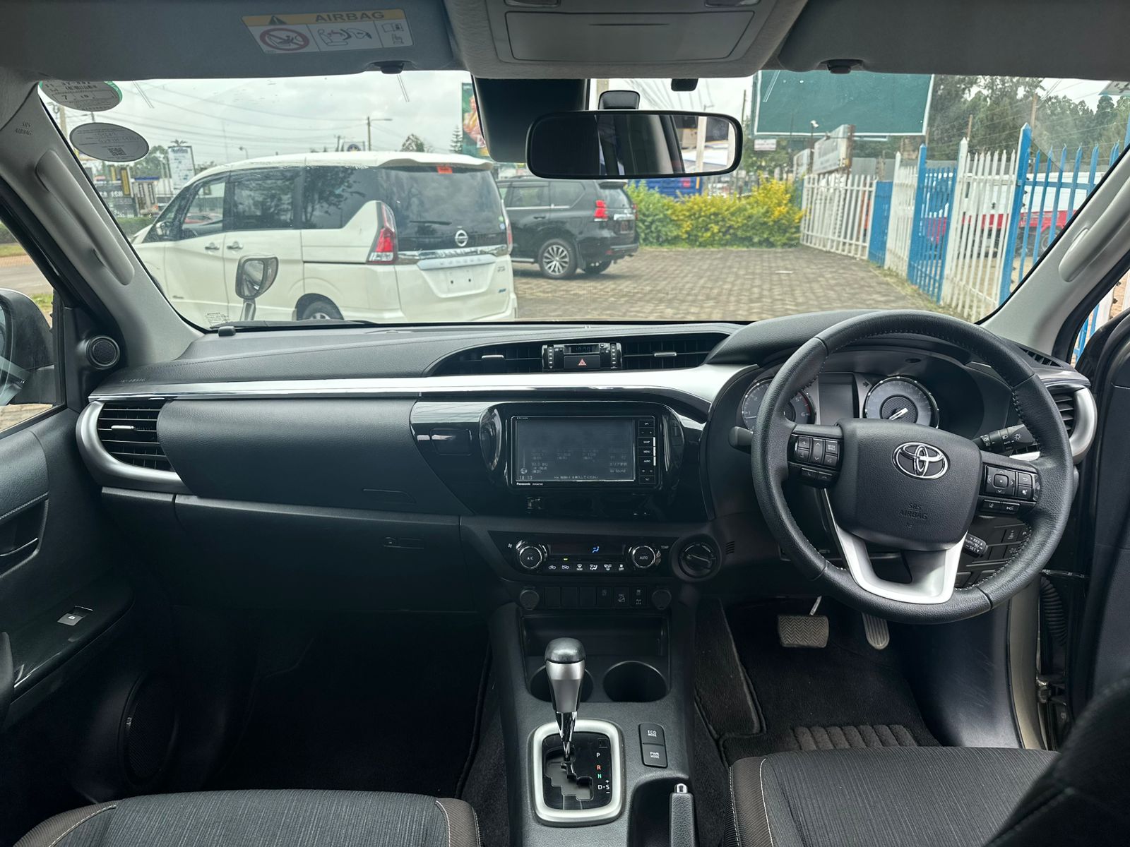 2021 TOYOTA HILUX - Image 7