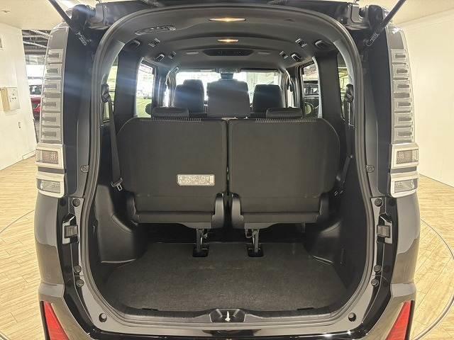 2018 TOYOTA VOXY - Image 8