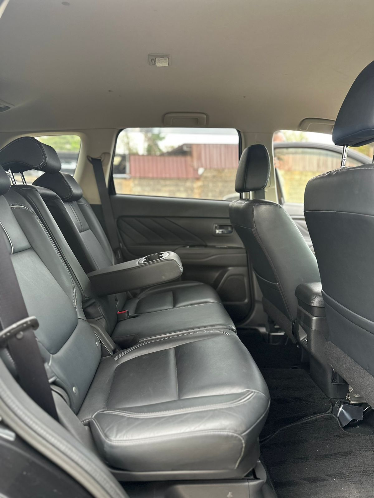 Mitsubishi Outlander PHEV - Image 9