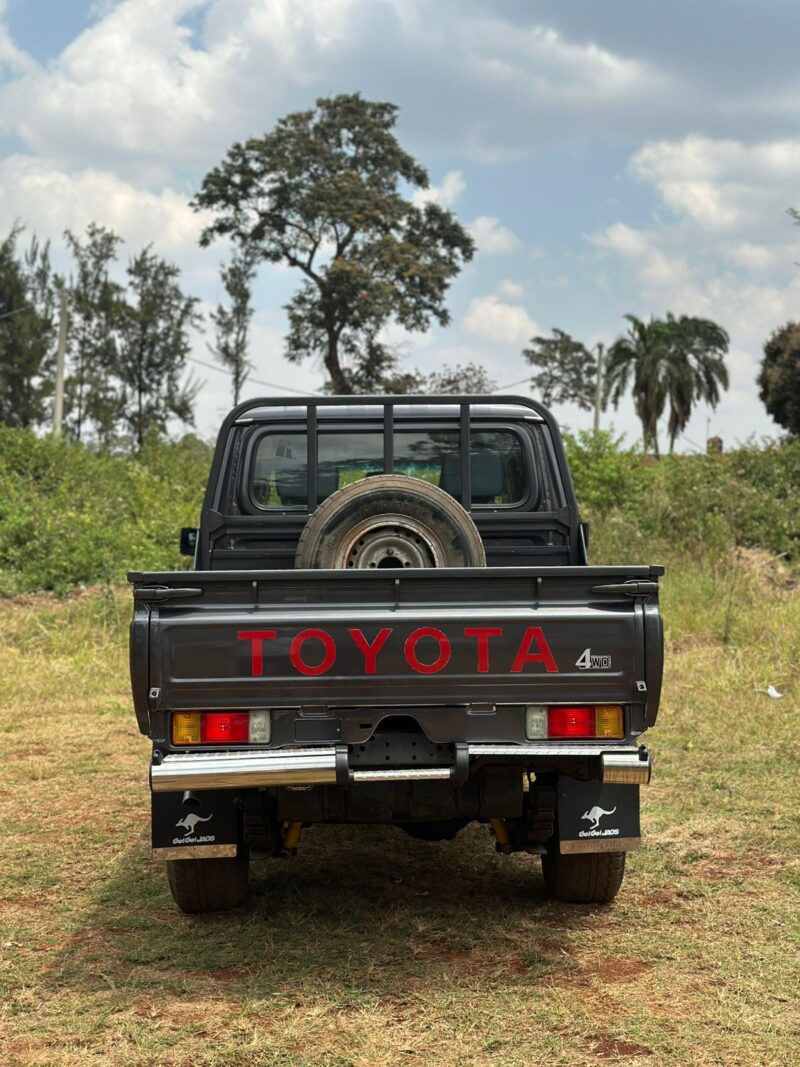 2019 TOYOTA Land Cruiser GLX 79 Series - Image 24