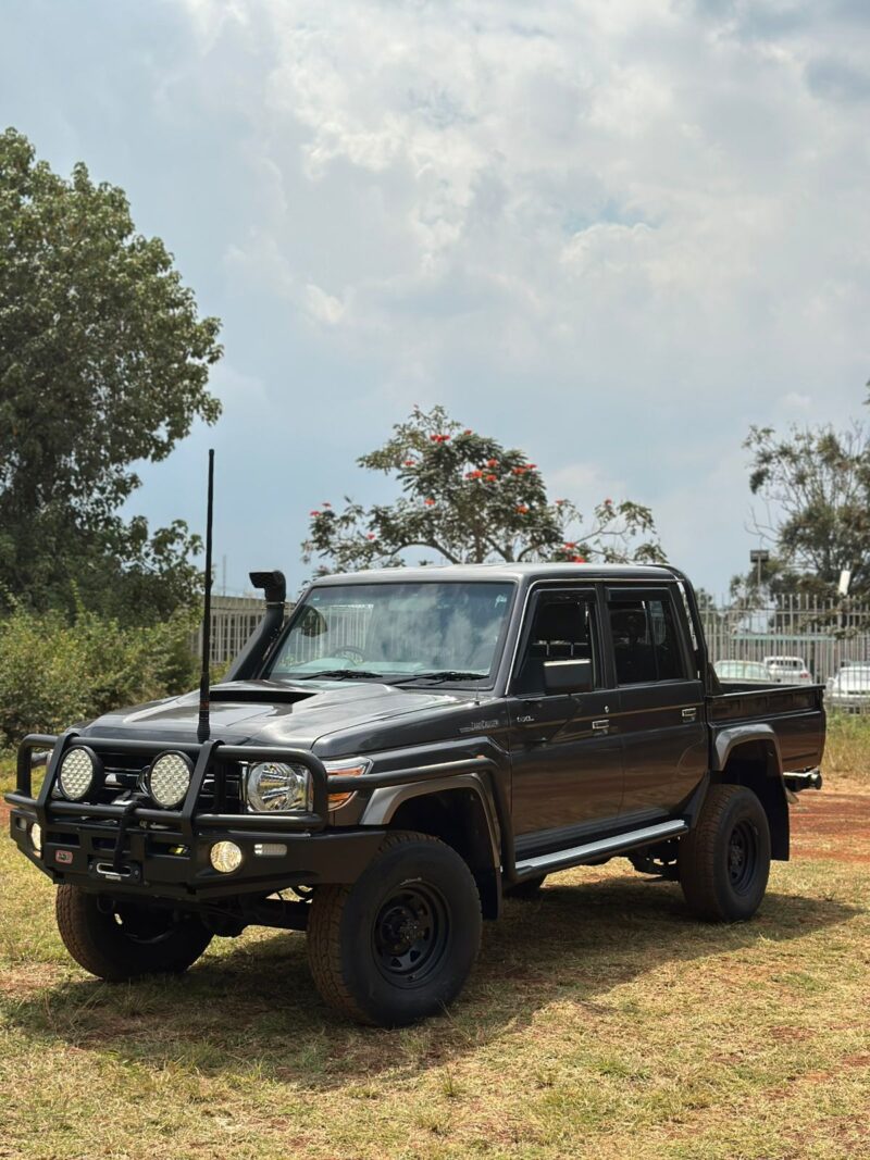 2019 TOYOTA Land Cruiser GLX 79 Series - Image 7