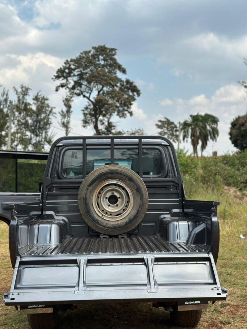 2019 TOYOTA Land Cruiser GLX 79 Series - Image 9