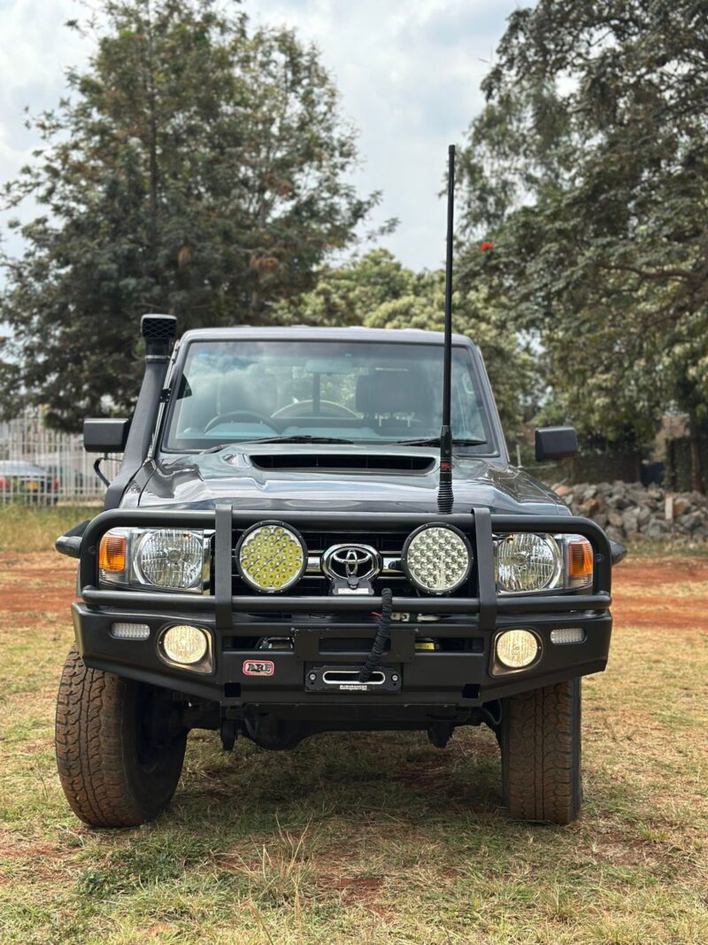 2019 TOYOTA Land Cruiser GLX 79 Series - Image 5